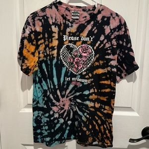 Médium tie dye women’s shirt